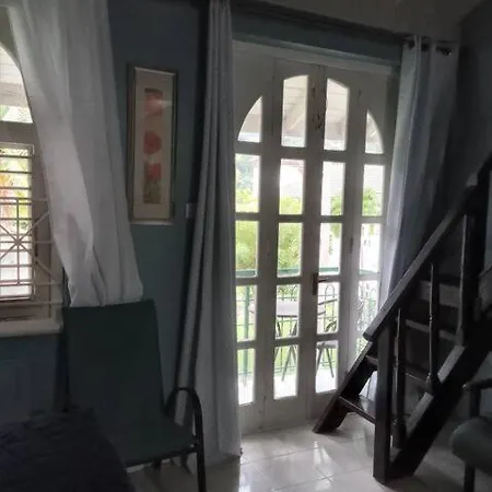 Apartment By The Beach Sleeps 4 Ocho Rios Esterno foto