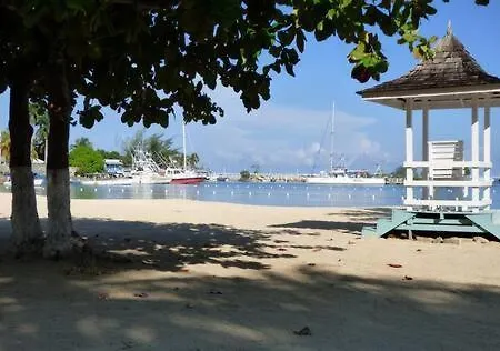 Apartment By The Beach Sleeps 4 Ocho Rios Esterno foto