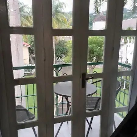 Apartment By The Beach Sleeps 4 Ocho Rios Esterno foto